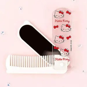 Hello Kitty摺鏡梳套裝